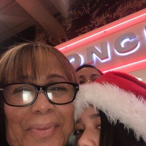 Meet your Posher, Ileana